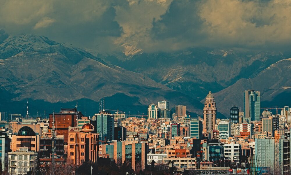 Irán permitirá la reanudación de las operaciones mineras de Bitcoin después de la prohibición