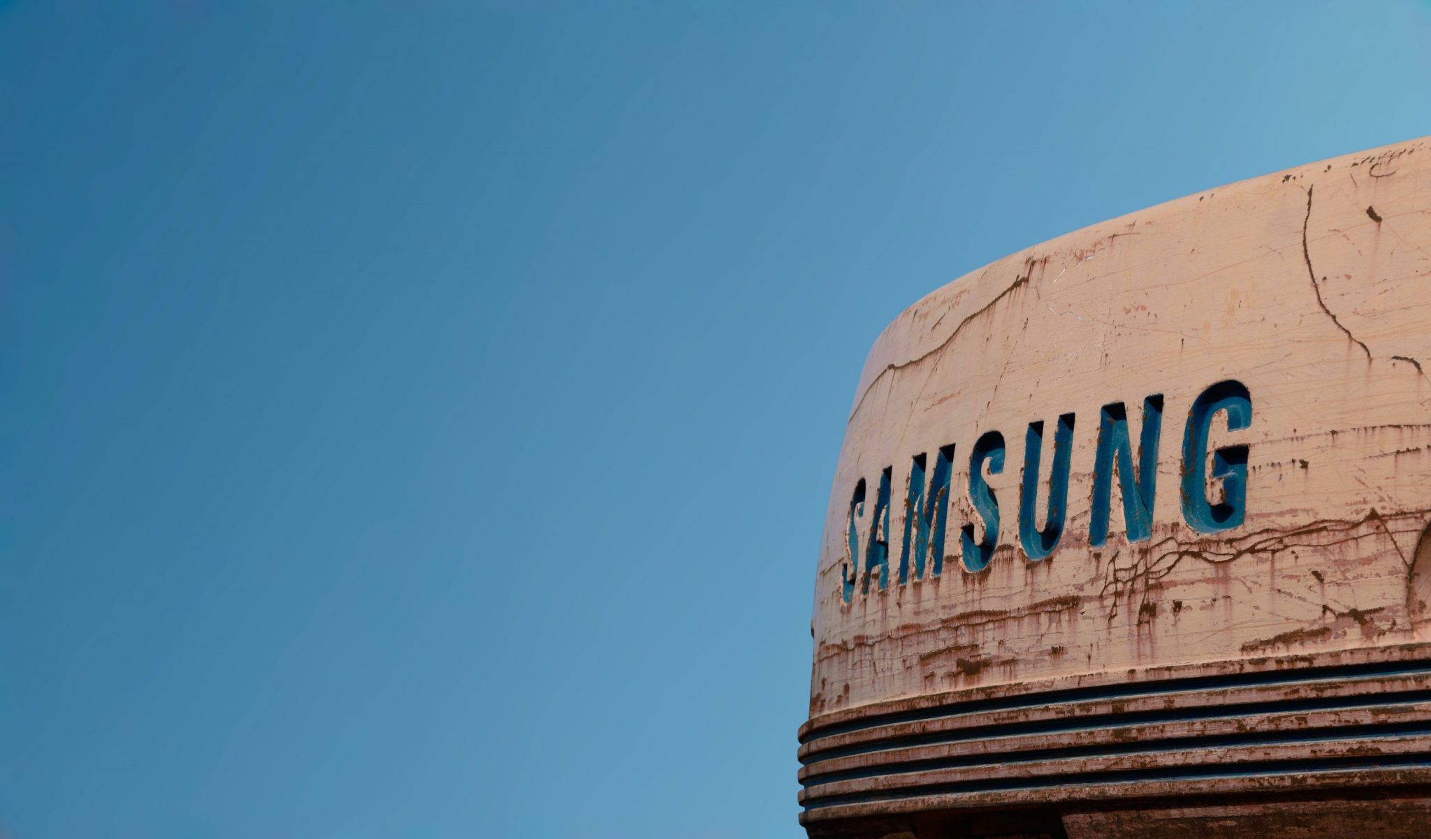 Tres televisores inteligentes Samsung para ofrecer operaciones NFT