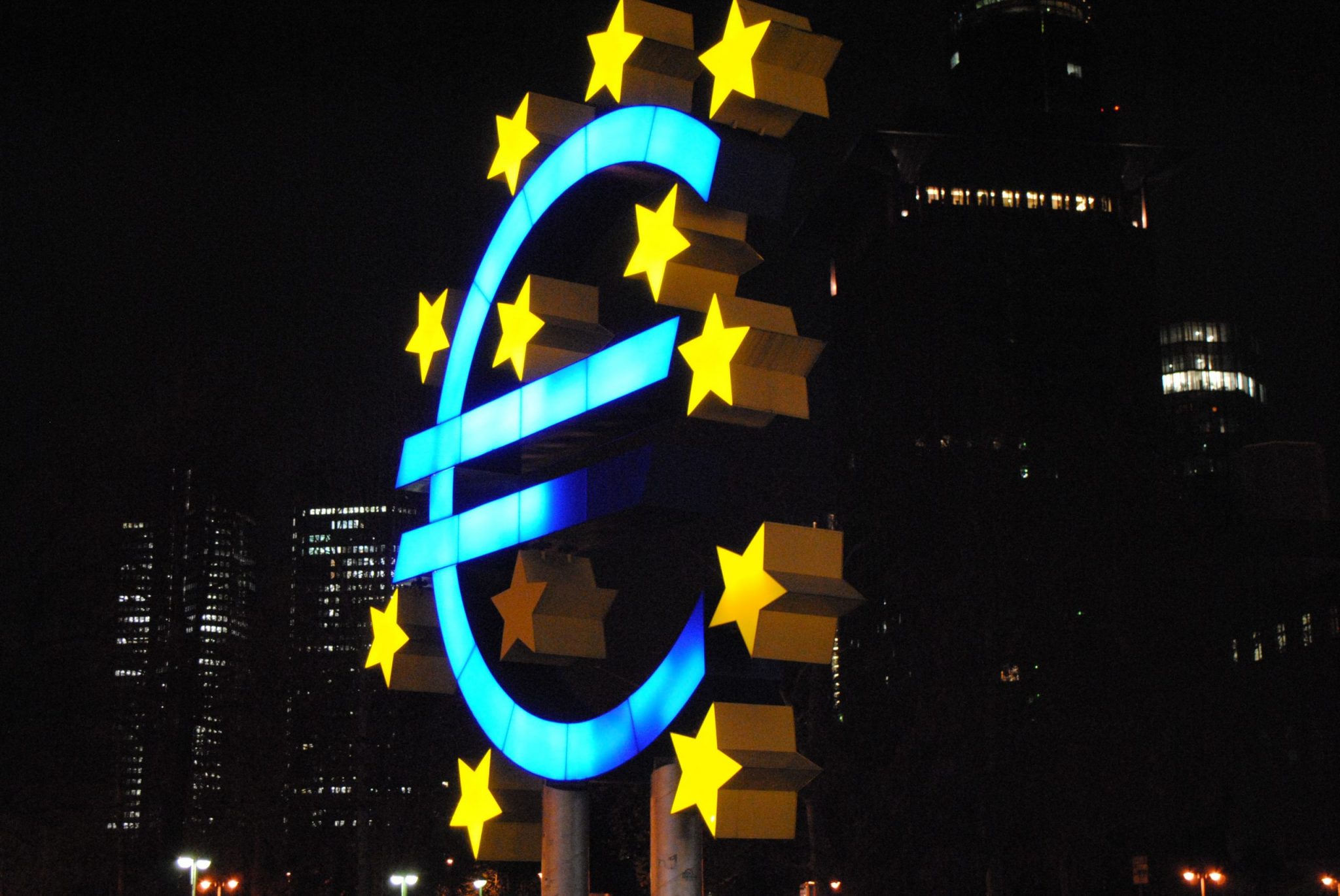 El director del BCE compara las criptomonedas con el 'Salvaje Oeste' y pide regulaciones estrictas